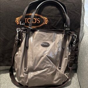 Tod's Taupe/Gray Leather Tote Bag with Elegant Design